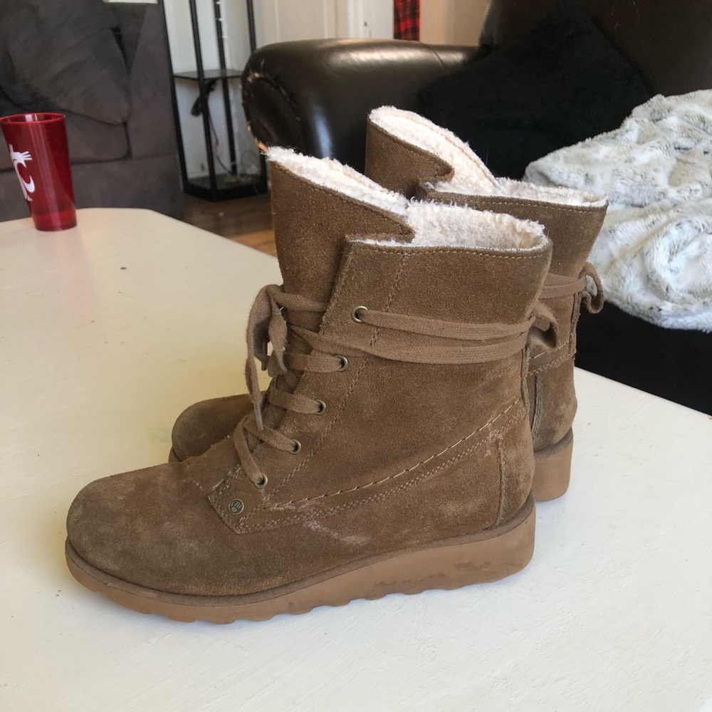Bearpaw Weather Resistant wedge boot